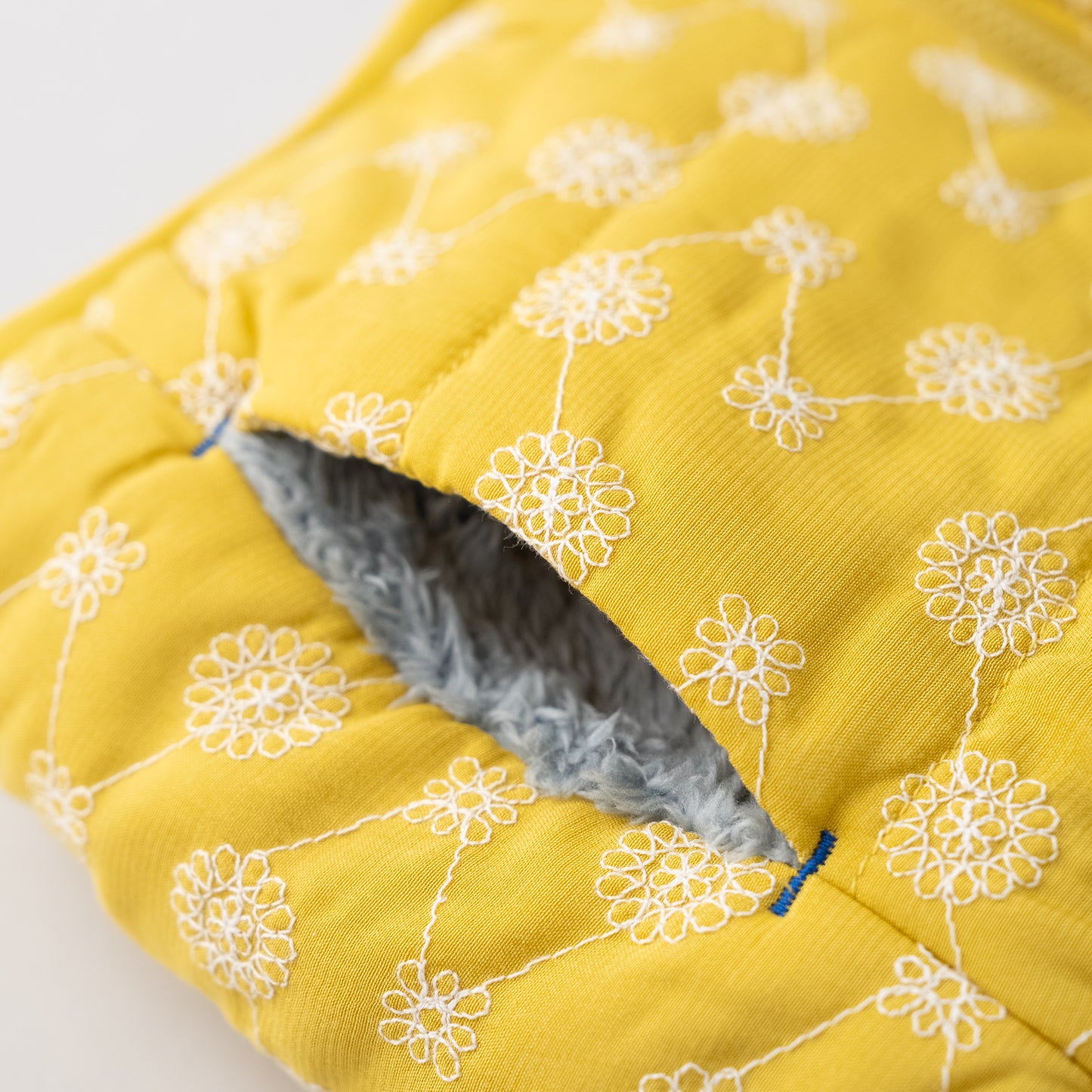 刺繍丸襟ベスト【リバーシブル】　YELLOW
