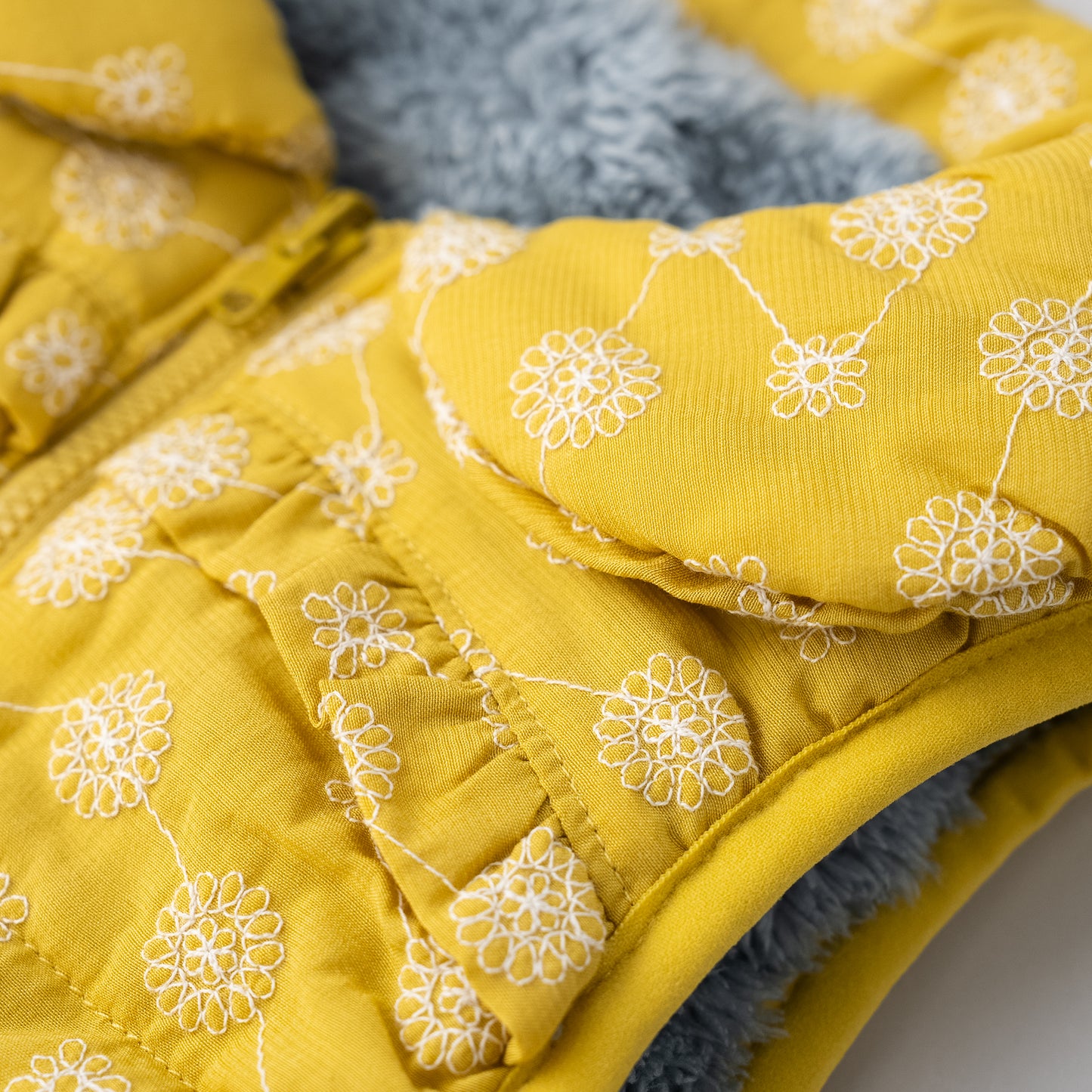 刺繍丸襟ベスト【リバーシブル】　YELLOW