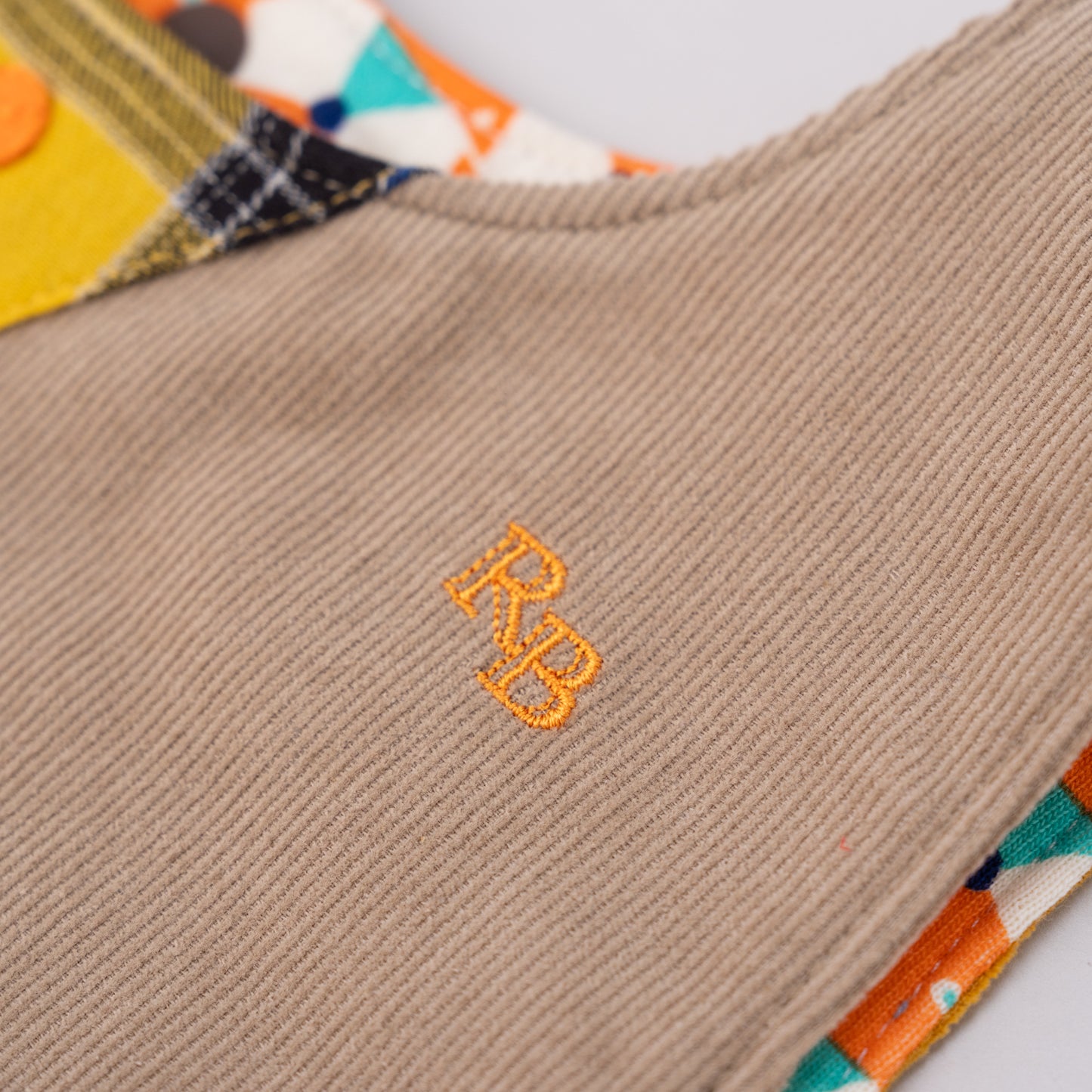 リバーシブルスタイ【襟型】　BEIGE