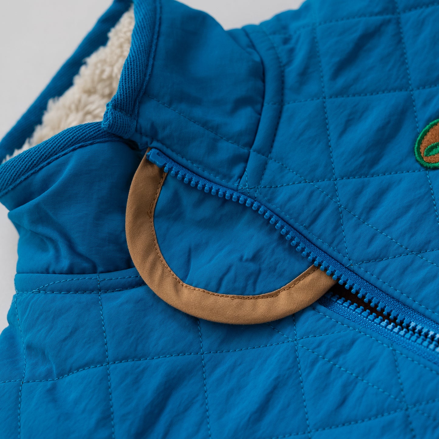 キルティングナイロンジャンバー　BLUE