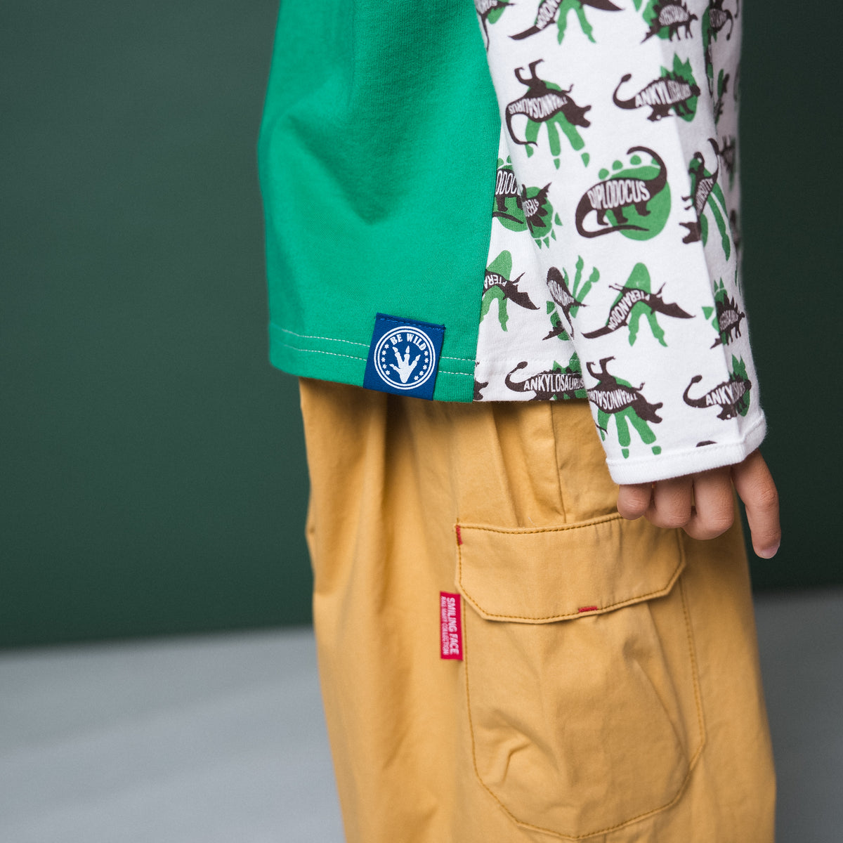 ポケットサスペンダー風Tシャツ【恐竜】　OFF-WHITE