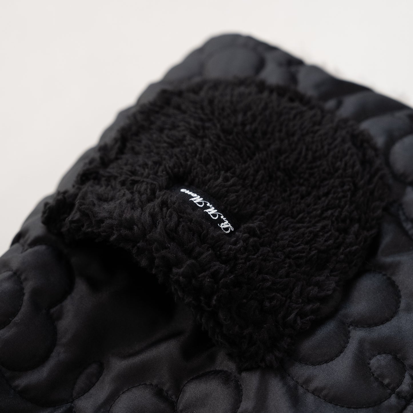 リバーシブルキルティングボアジャンパー　BLACK