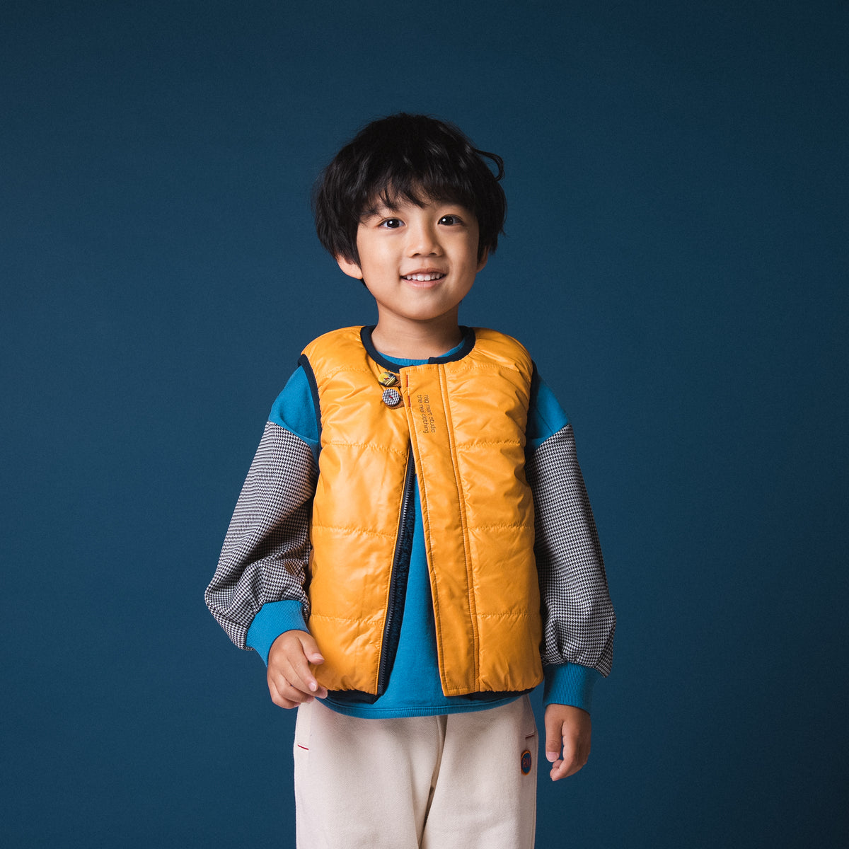リバーシブルナイロンベスト　YELLOW