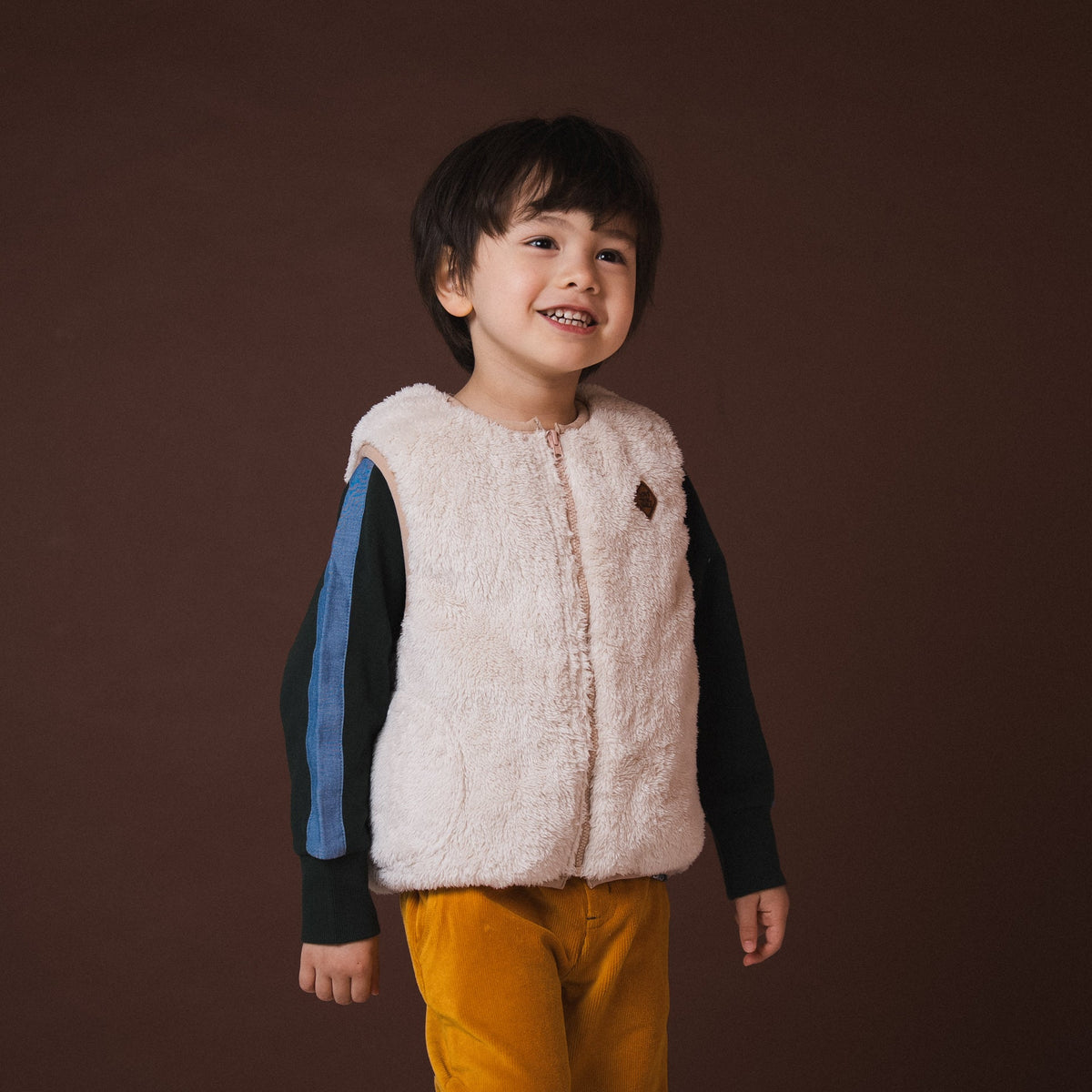 リバーシブルナイロンベスト　BEIGE