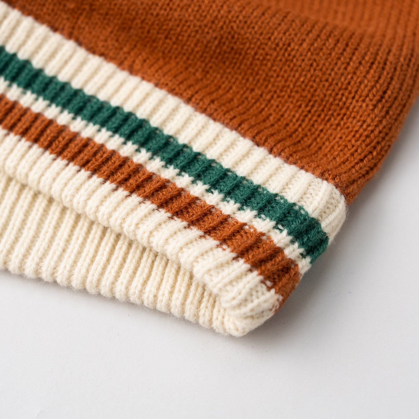ニットセーター　BROWN