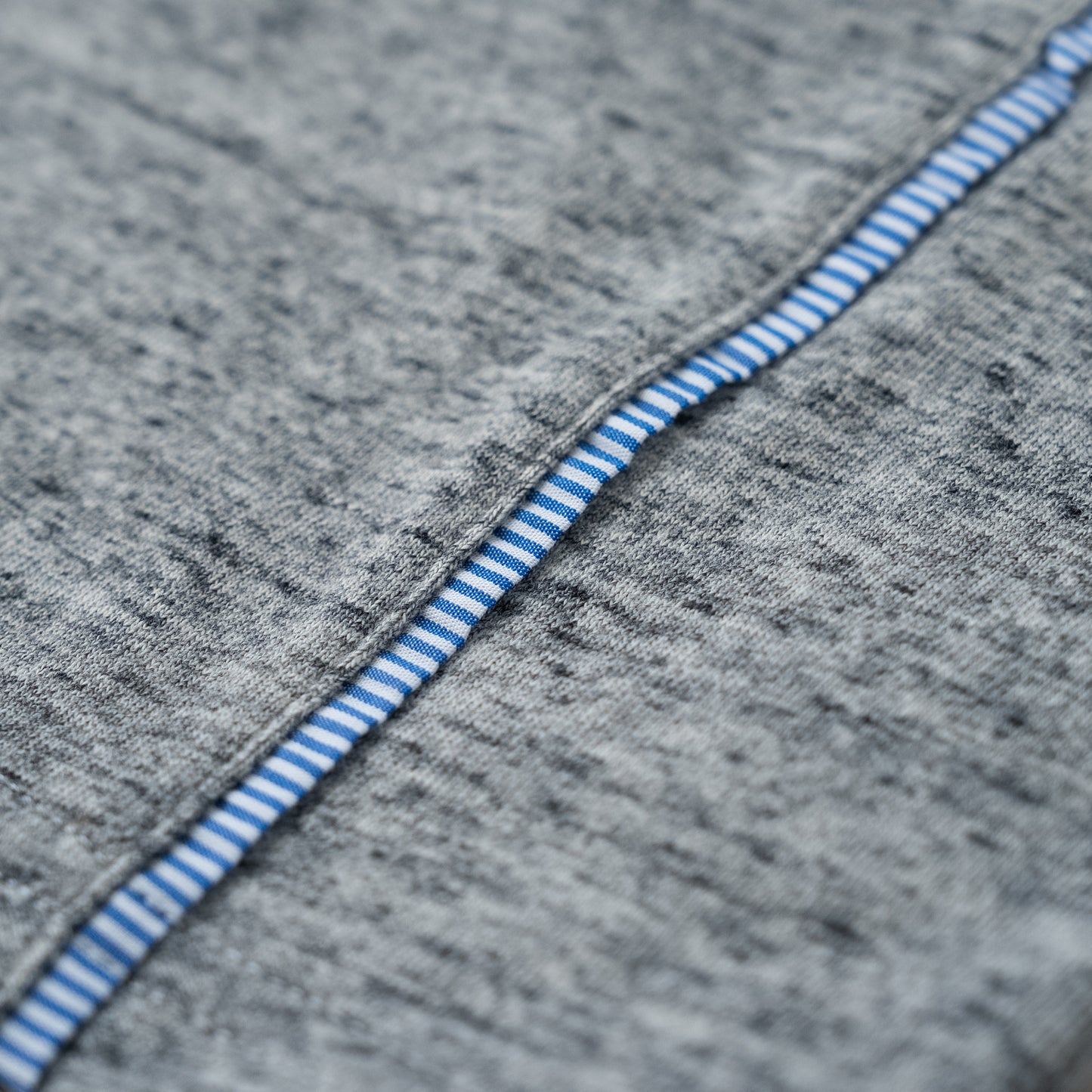 クローバーTシャツ　GRAY