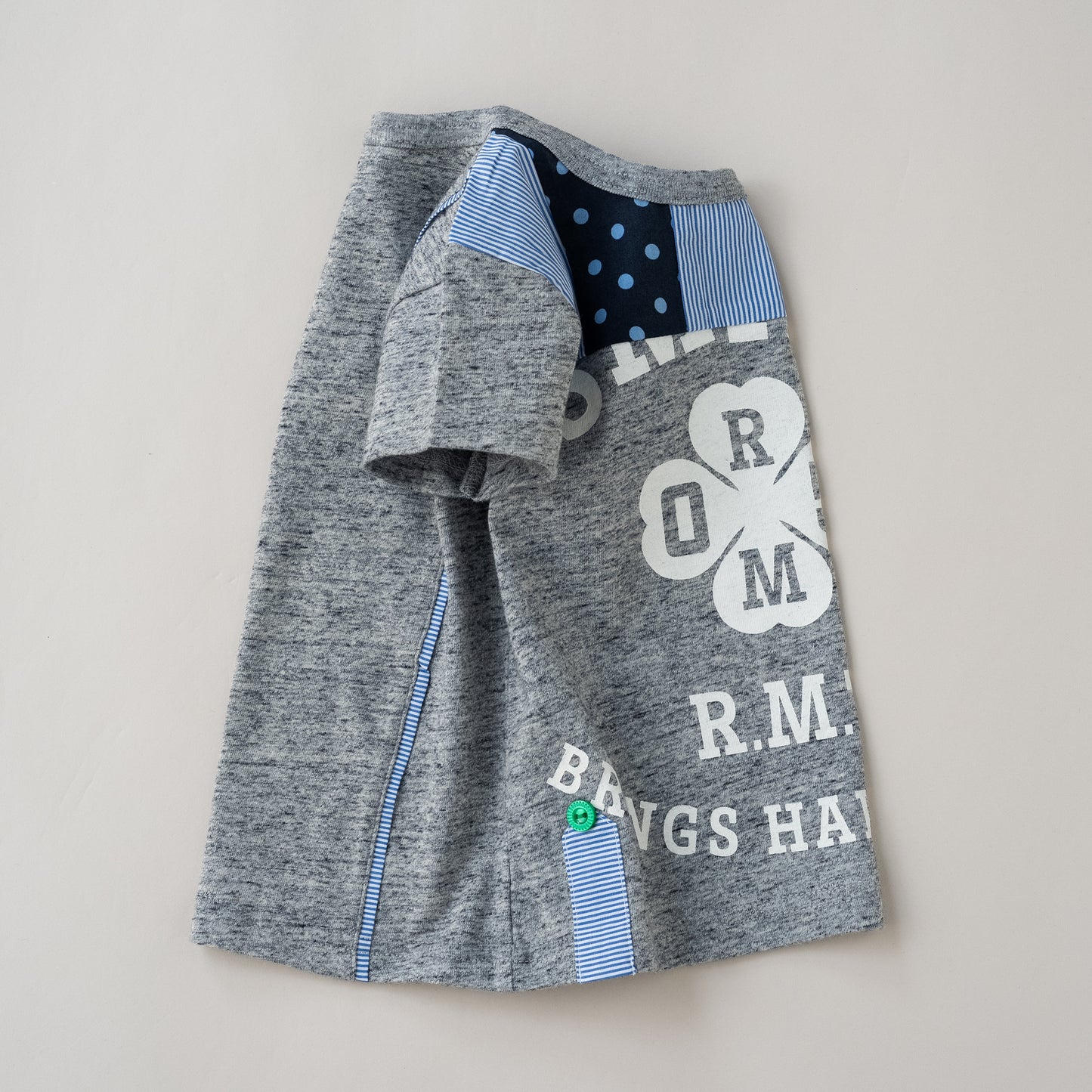 クローバーTシャツ　GRAY