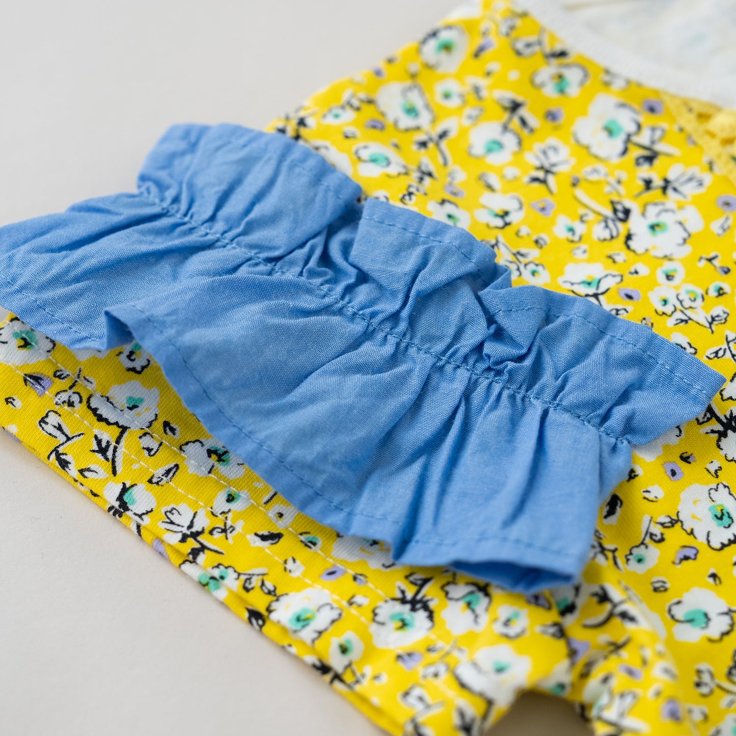 総柄プリントTシャツ　YELLOW