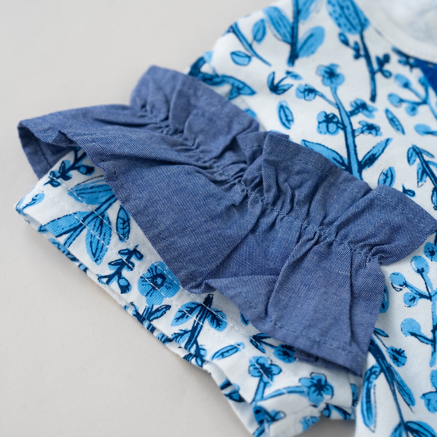 総柄プリントTシャツ　BLUE