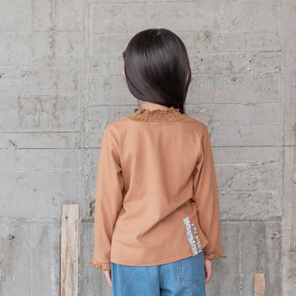 フリルハイネックTシャツ　BROWN