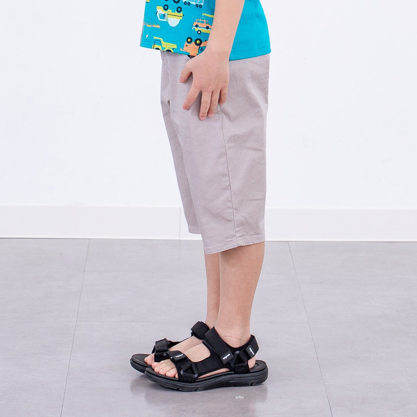 ストレッチカラーパンツ５分丈　GRAY