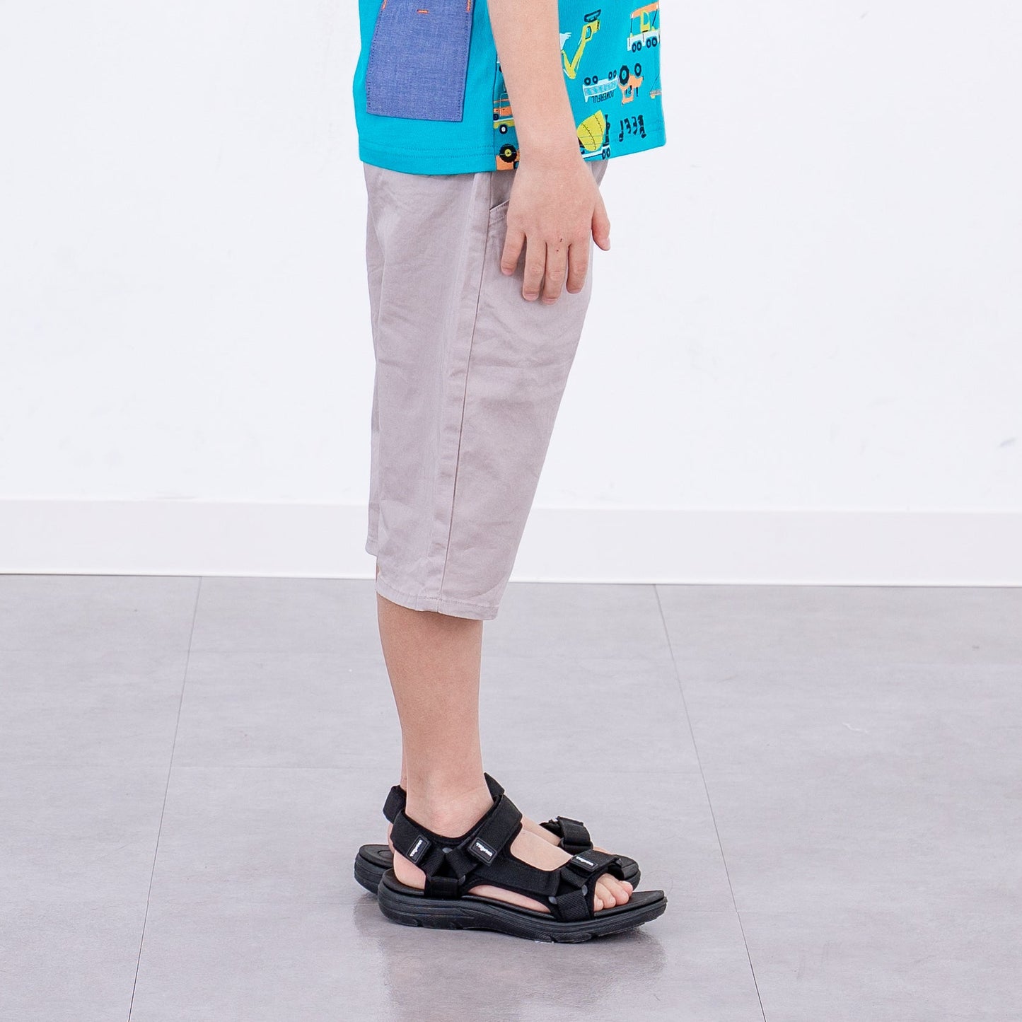 ストレッチカラーパンツ５分丈　GRAY